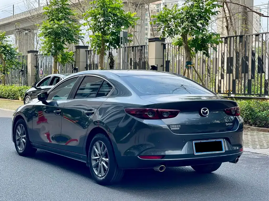 Mazda 3 Axela — фото 8