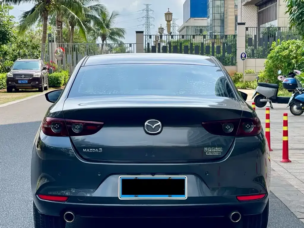 Mazda 3 Axela — фото 3