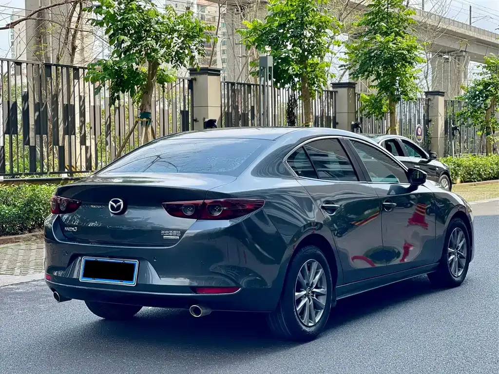 Mazda 3 Axela — фото 9