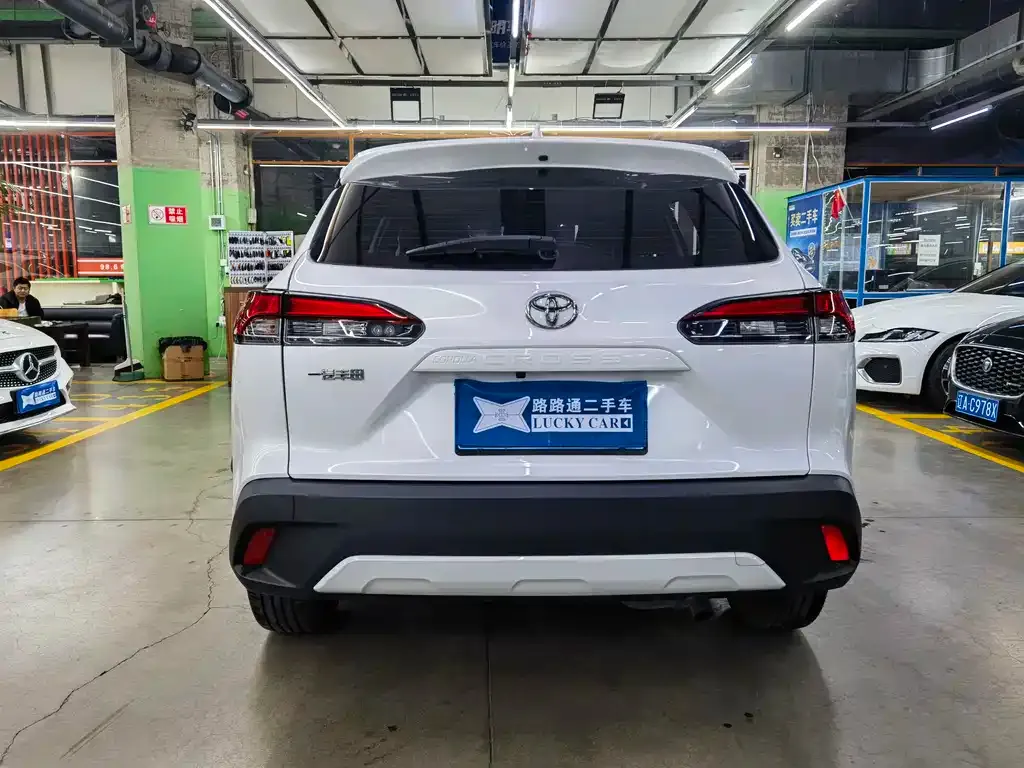Toyota Corolla Cross — фото 2