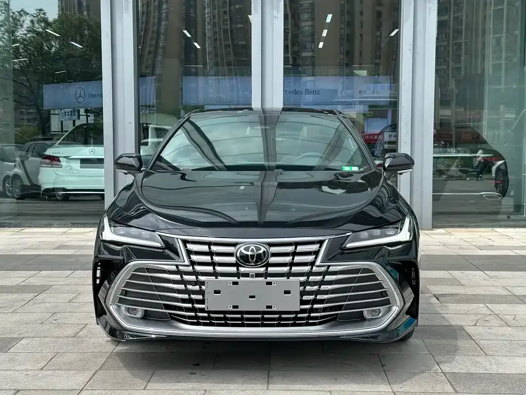 Toyota Avalon — фото 1