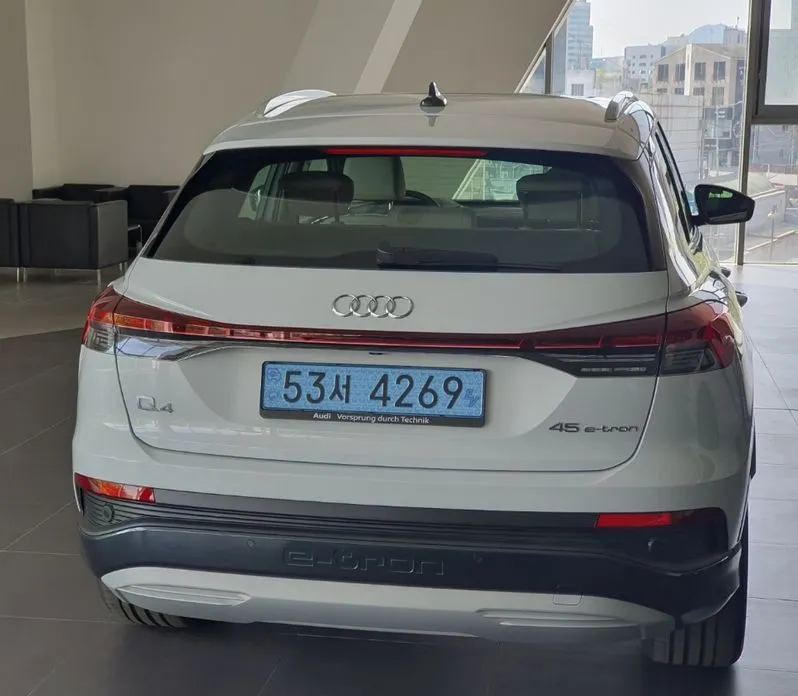Audi Q4 e-tron 2025 из KR, фото 3
