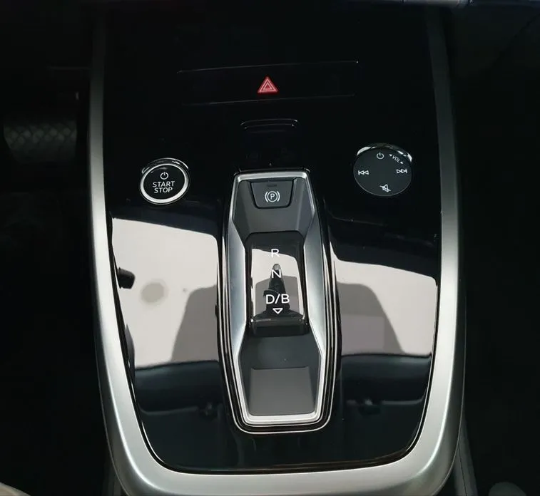 Audi Q4 e-tron 2025 из KR, фото 9