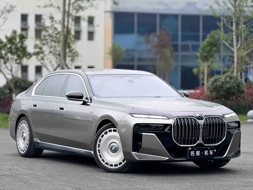 BMW 7 Series — фото 4