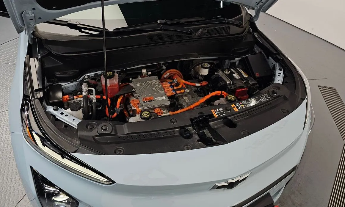 Chevrolet (GM Daewoo) Bolt EUV 2023 из KR, фото 10