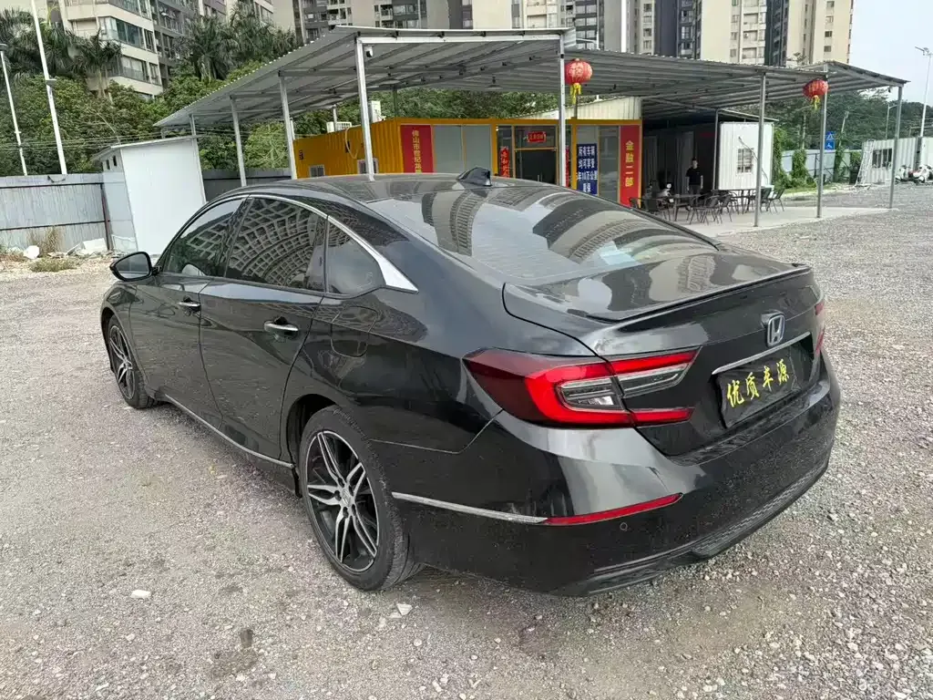 Honda Accord — фото 9