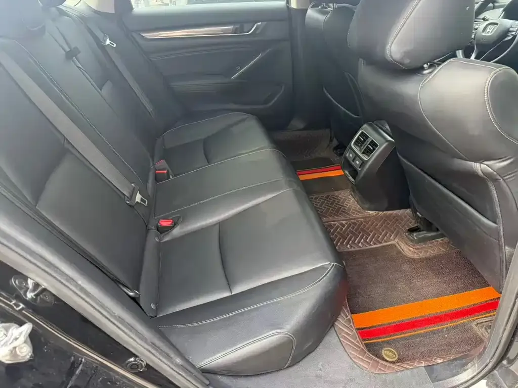 Honda Accord — фото 6