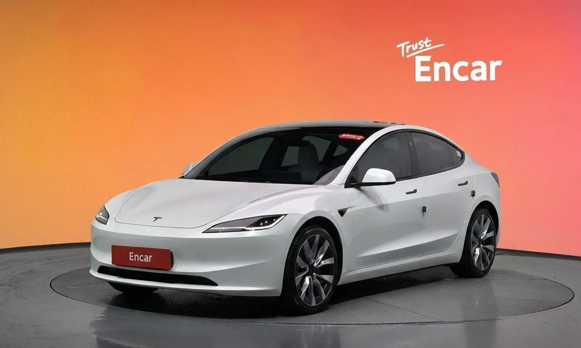 Tesla Model 3 — фото 1