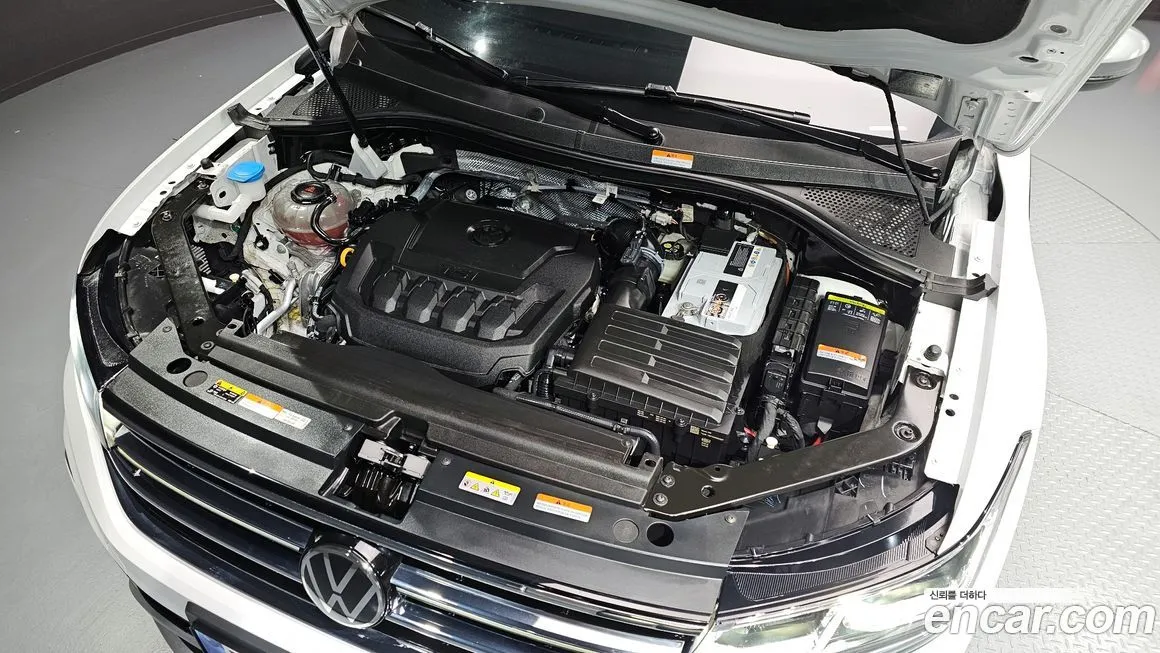 Volkswagen Tiguan — фото 10