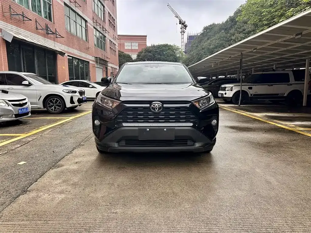 Toyota RAV4 2023 из CN, фото 7