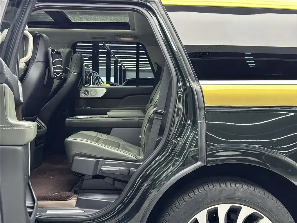 Lincoln Navigator — фото 10