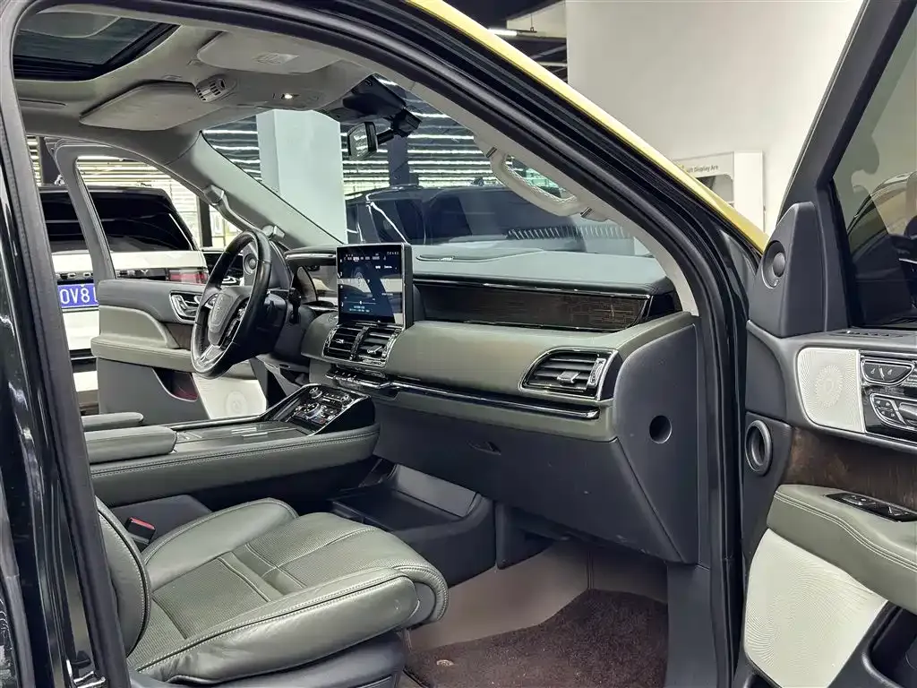 Lincoln Navigator — фото 9