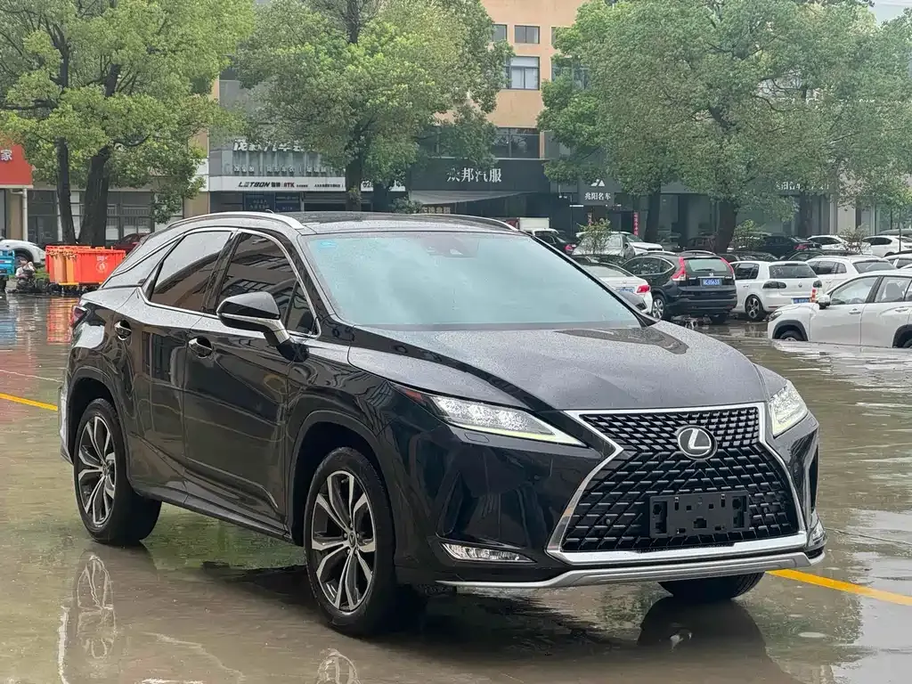 Lexus RX — фото 1
