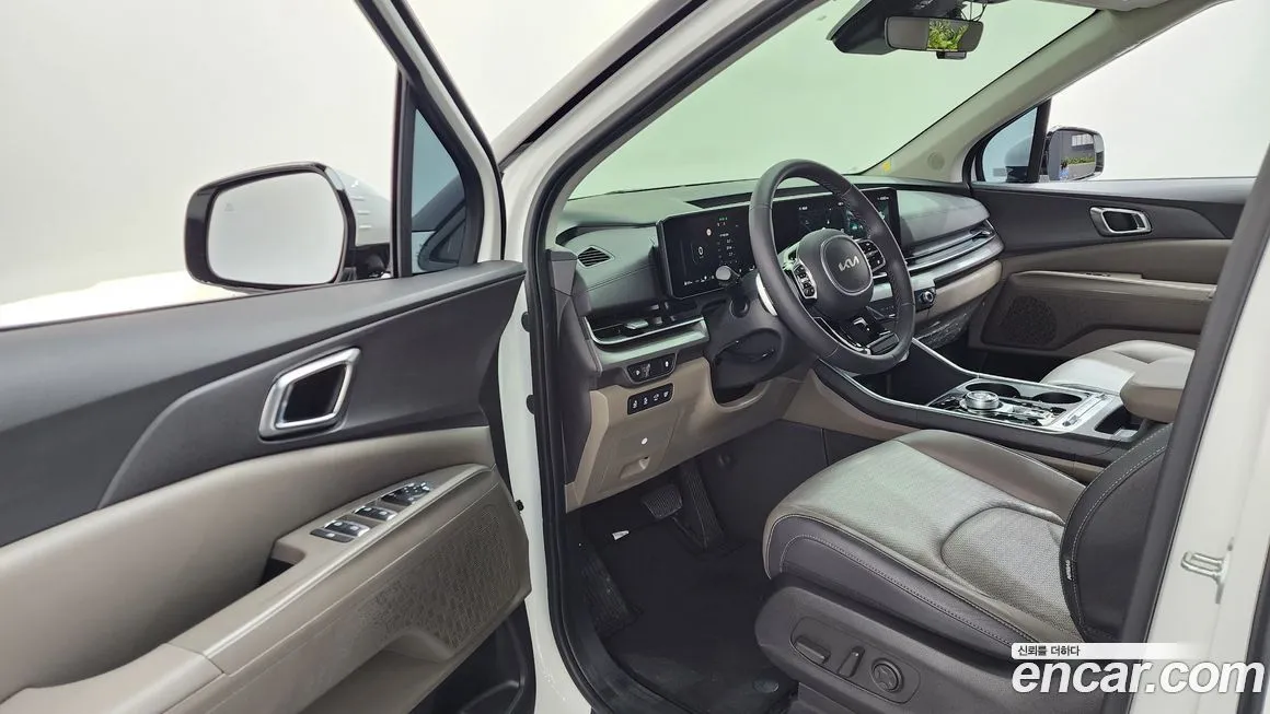 Kia Carnival — фото 10