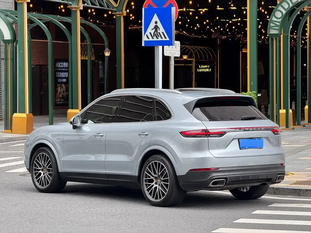 Porsche Cayenne — фото 2