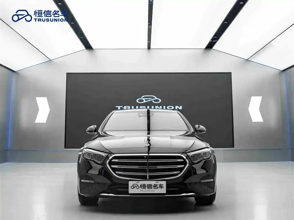 Mercedes-Benz E-Class — фото 4