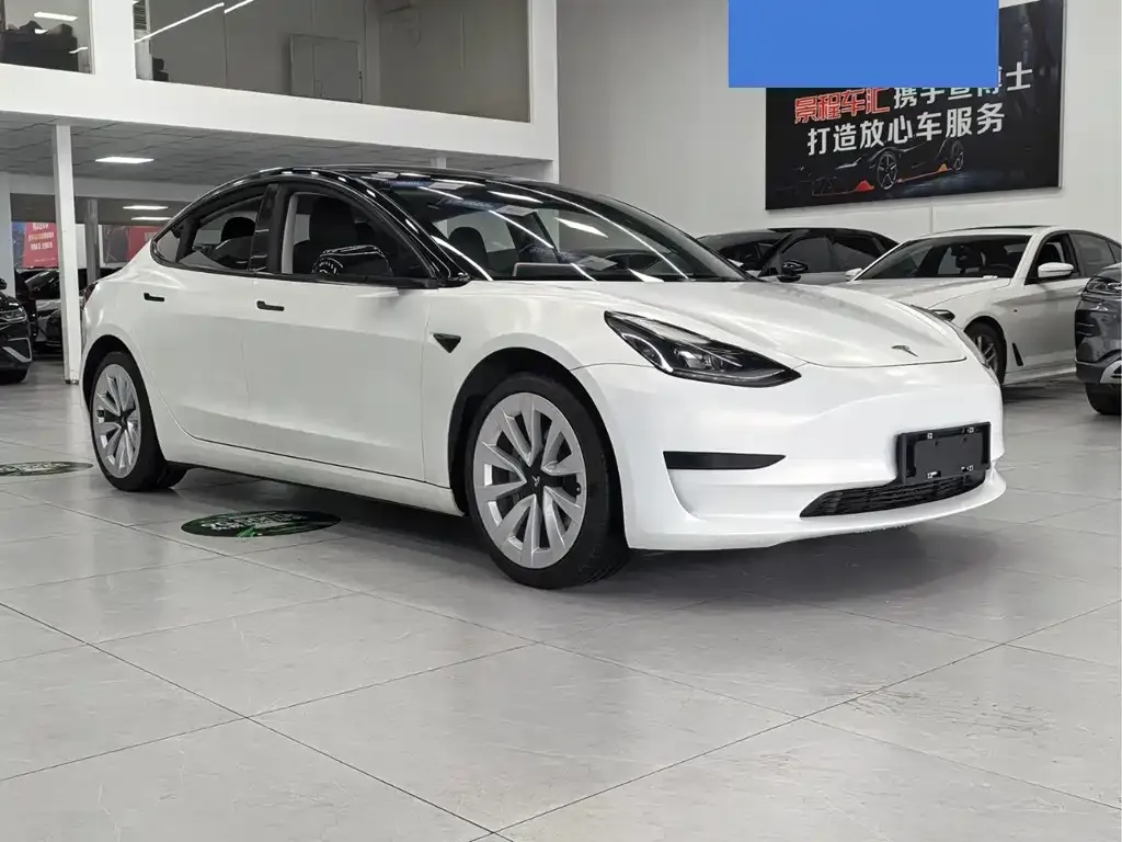 Tesla Model 3 — фото 8