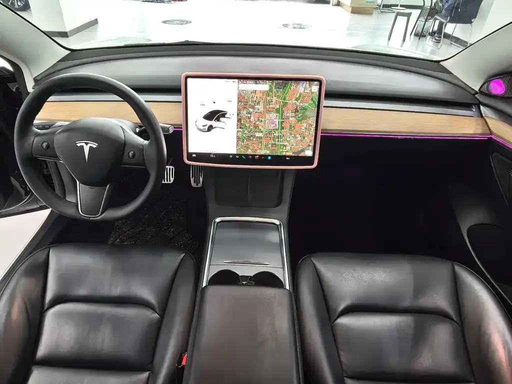 Tesla Model 3 — фото 5