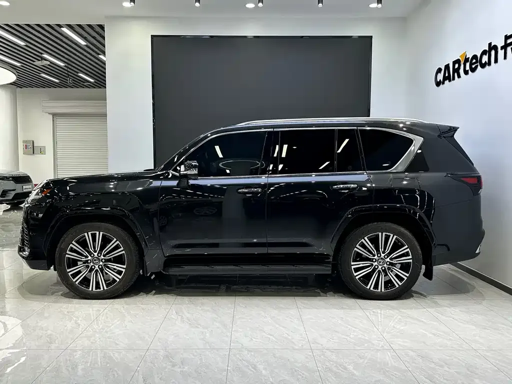 Lexus LX — фото 3