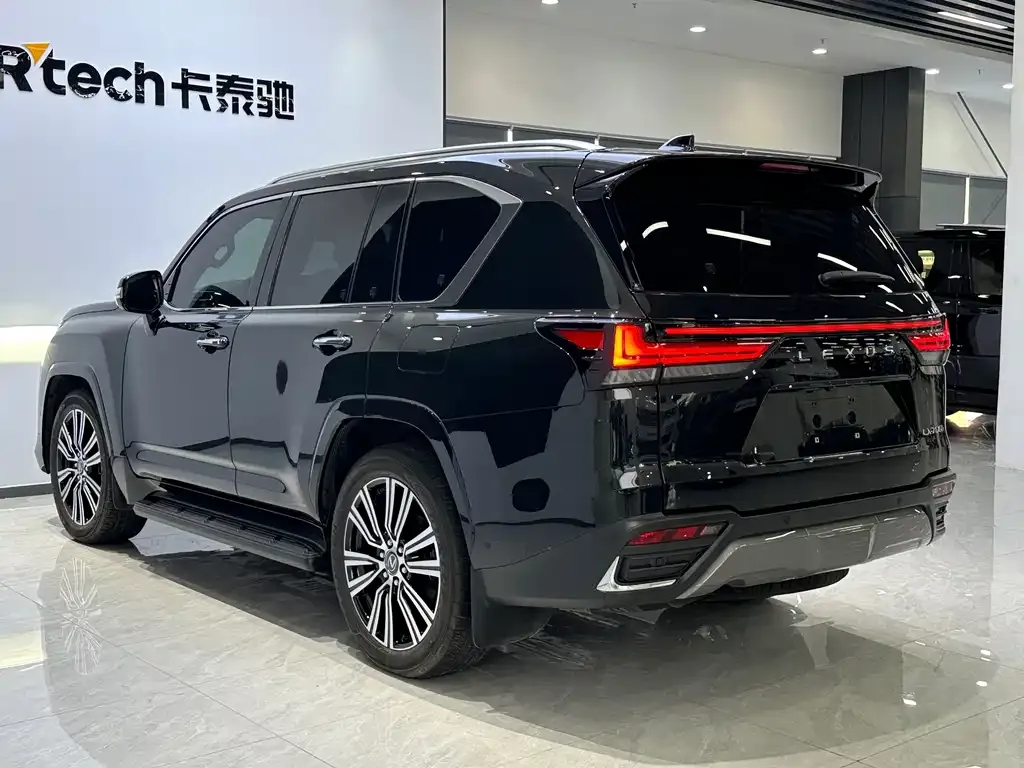 Lexus LX — фото 8