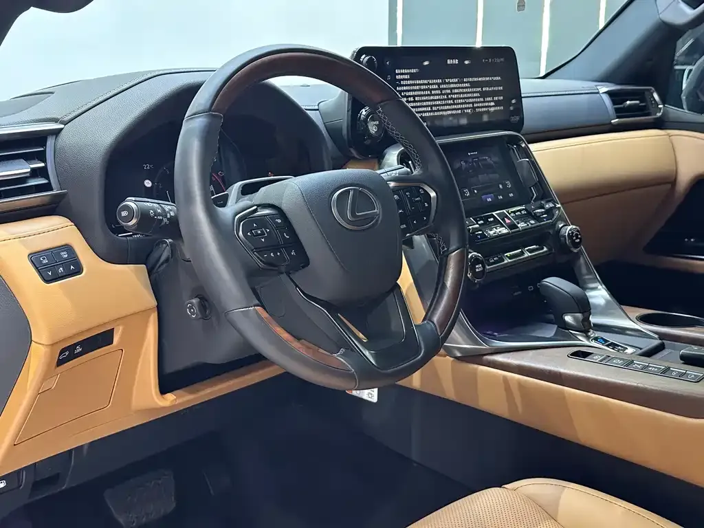 Lexus LX — фото 7