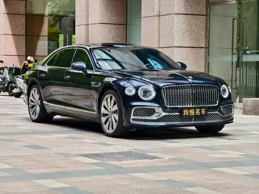 Bentley Flying Spur — фото 1