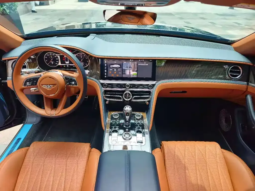 Bentley Flying Spur — фото 6