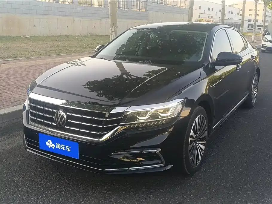Volkswagen Passat — фото 1