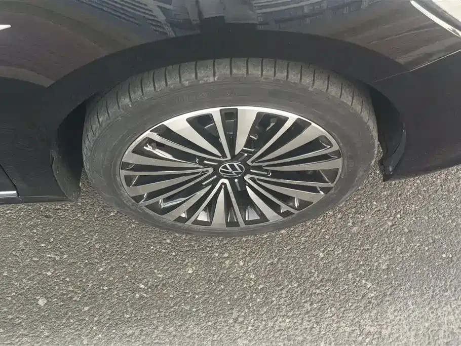 Volkswagen Passat — фото 8