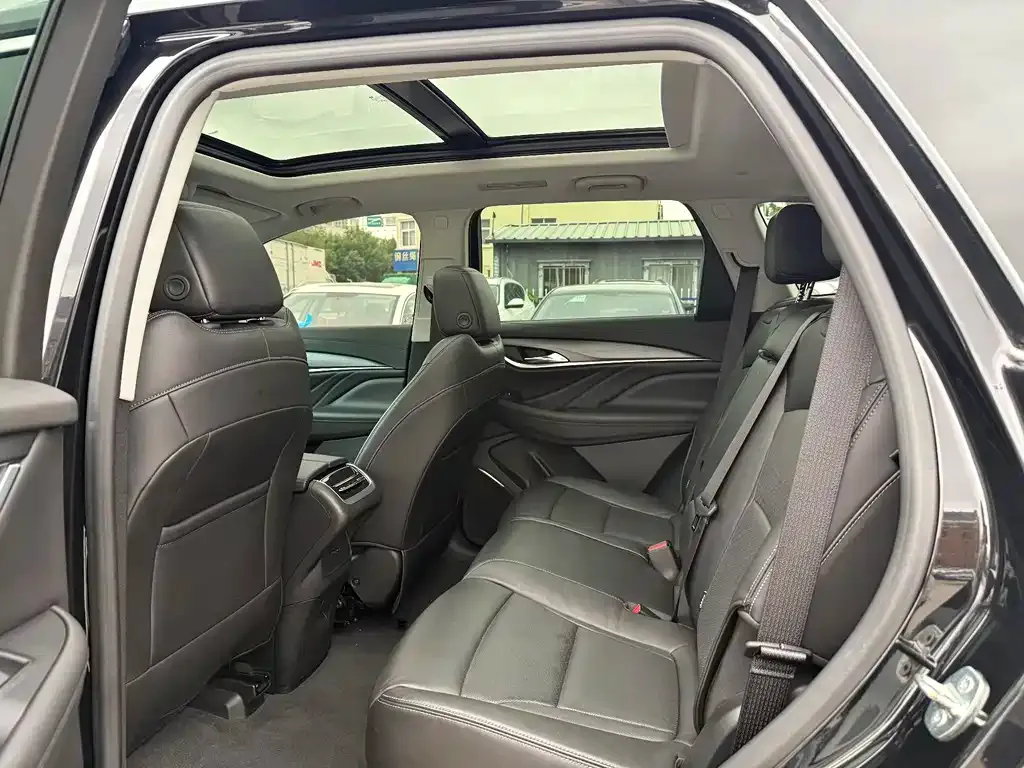 Buick Enclave 2021 из CN, фото 3
