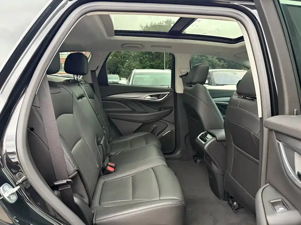 Buick Enclave 2021 из CN, фото 7