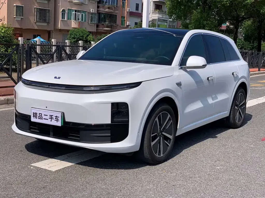 Li Auto L6