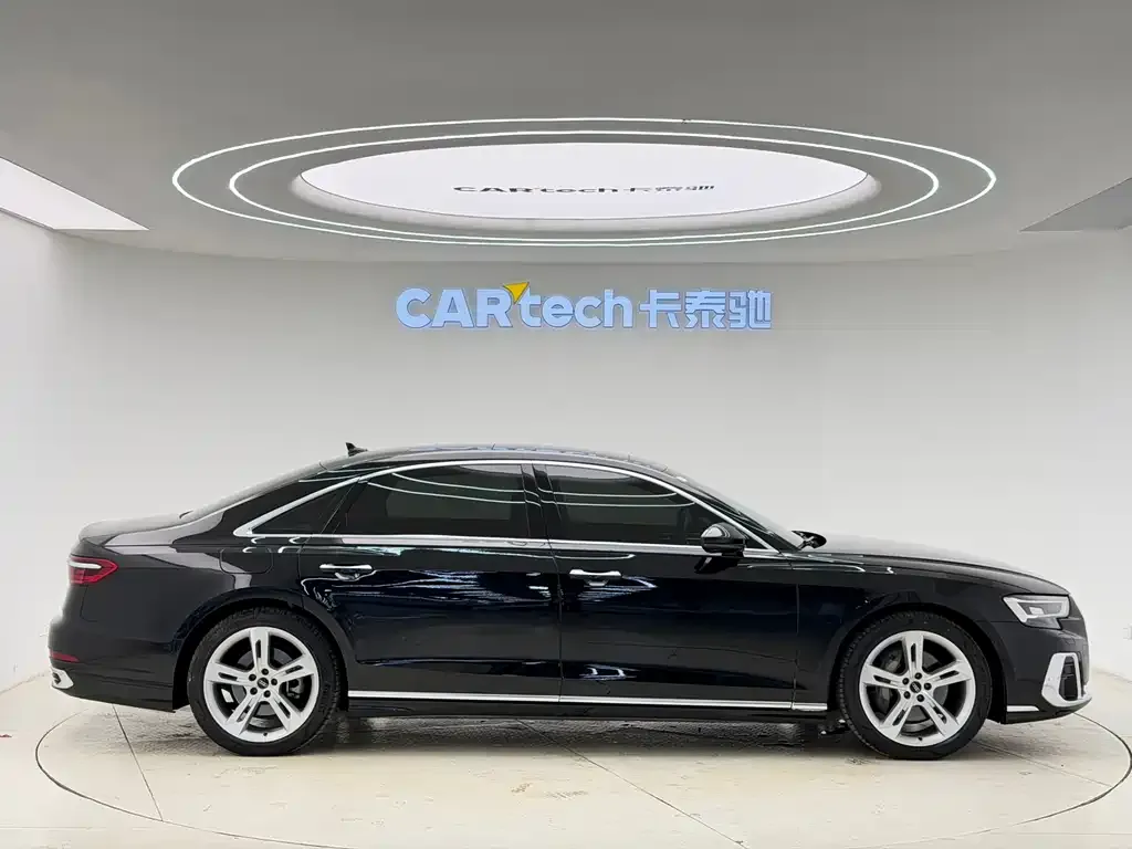 Audi A8 — фото 3