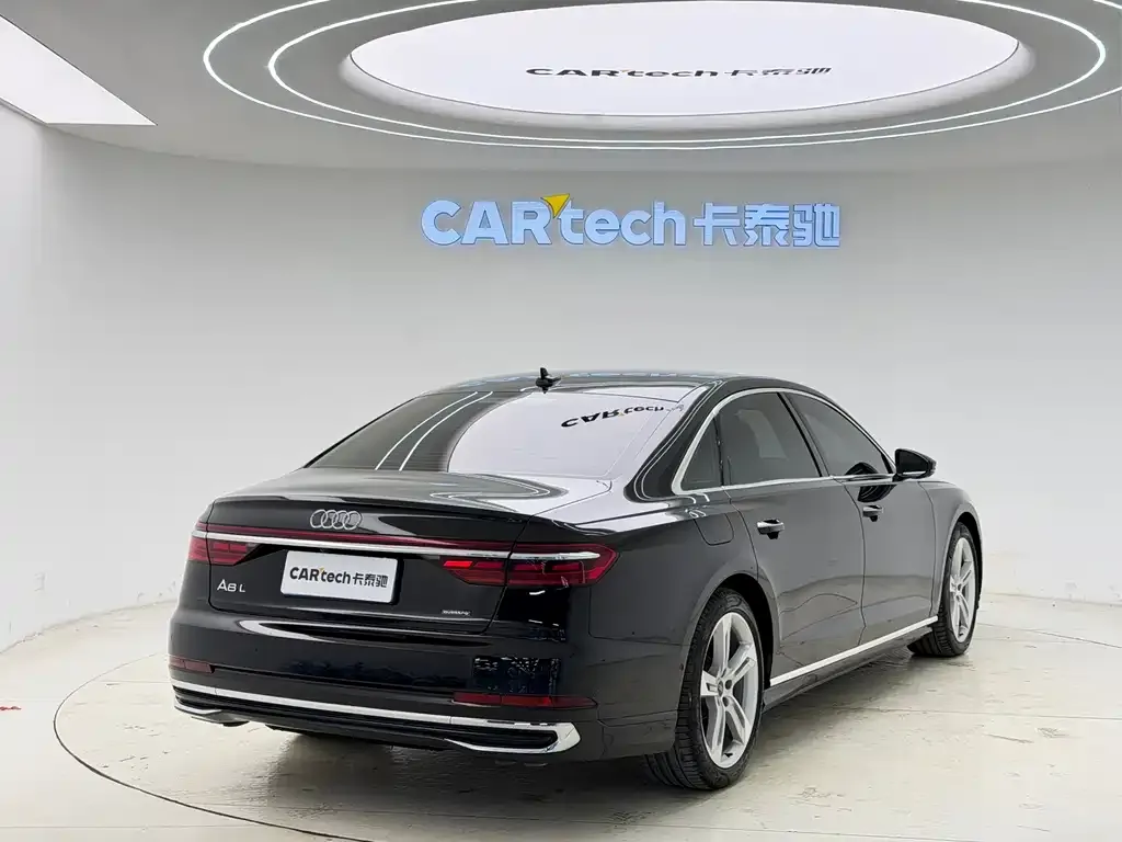 Audi A8 — фото 10