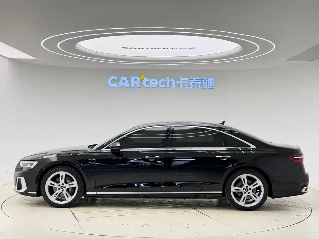 Audi A8 — фото 9