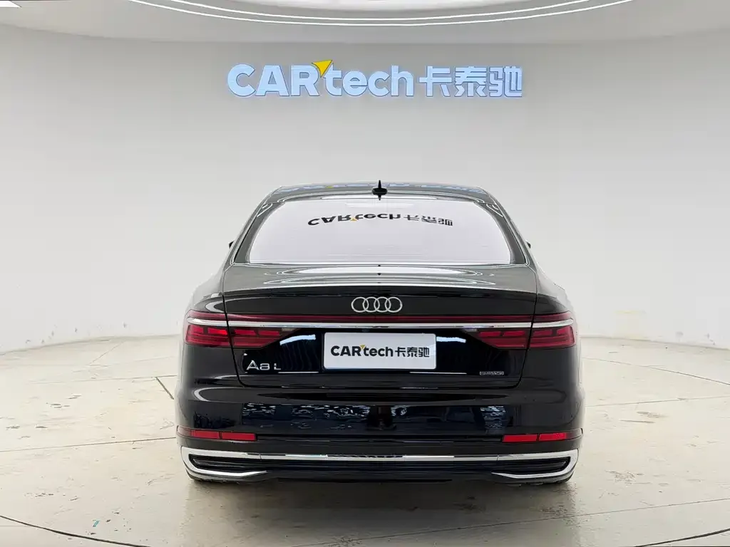 Audi A8 — фото 6