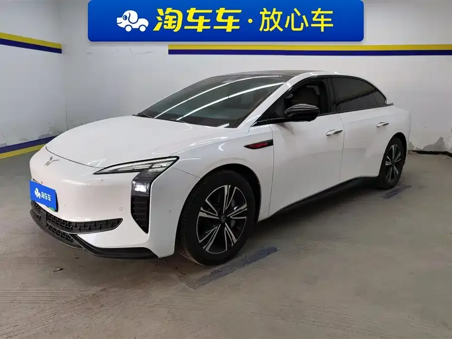 Hongqi EH7