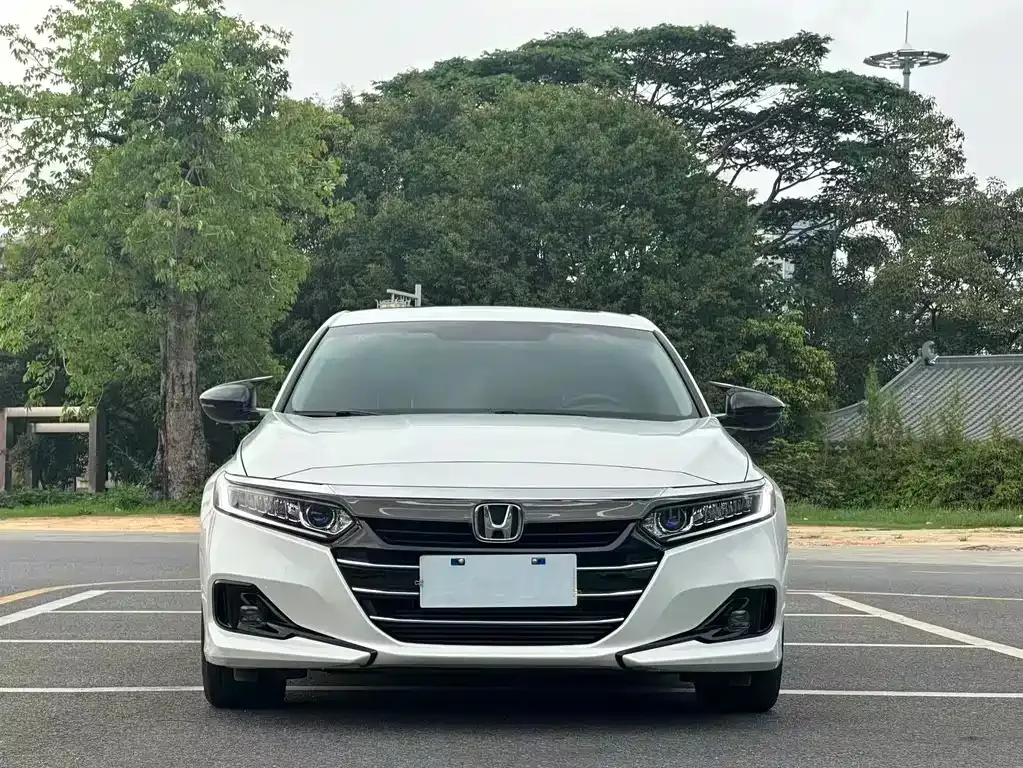 Honda Accord — фото 10