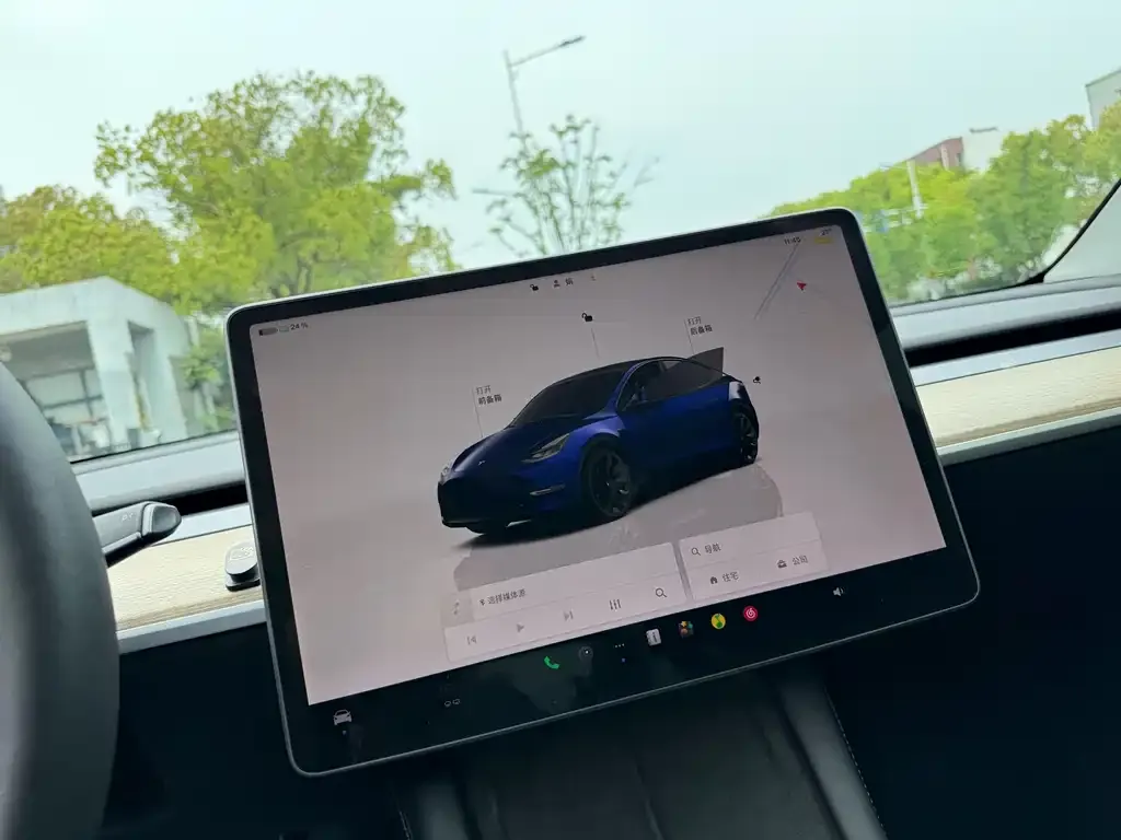 Tesla Model Y — фото 2