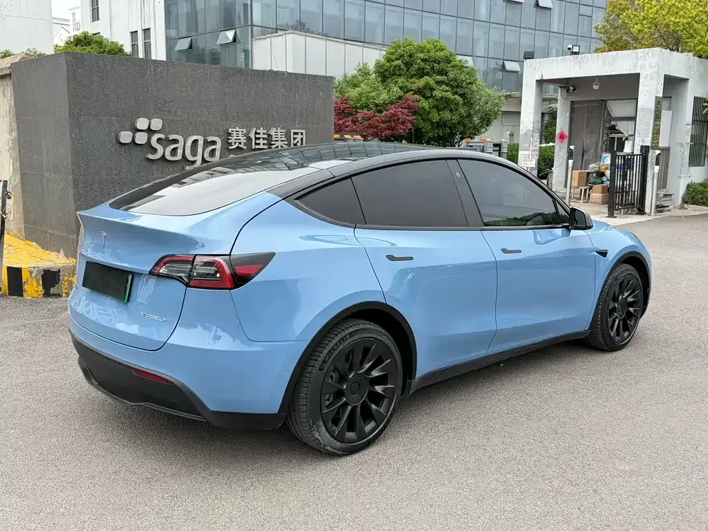 Tesla Model Y — фото 8