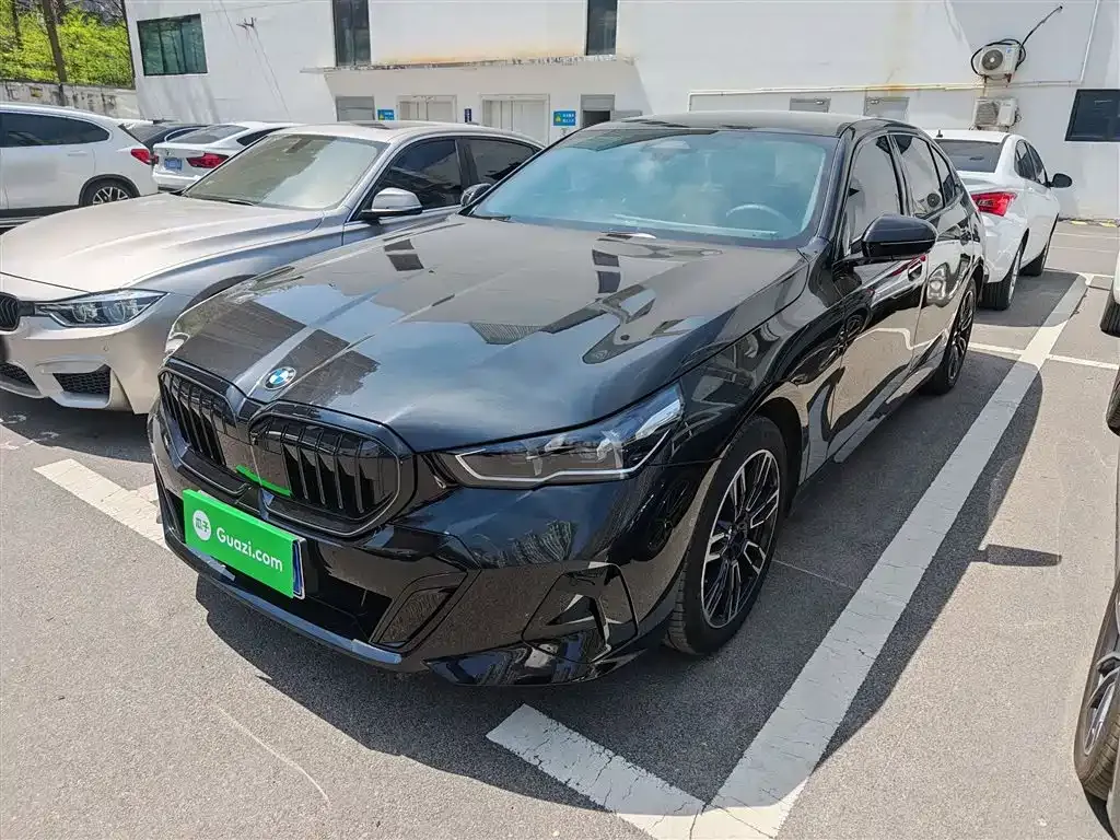 BMW 5 Series — фото 10
