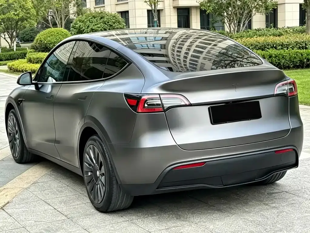 Tesla Model Y — фото 6