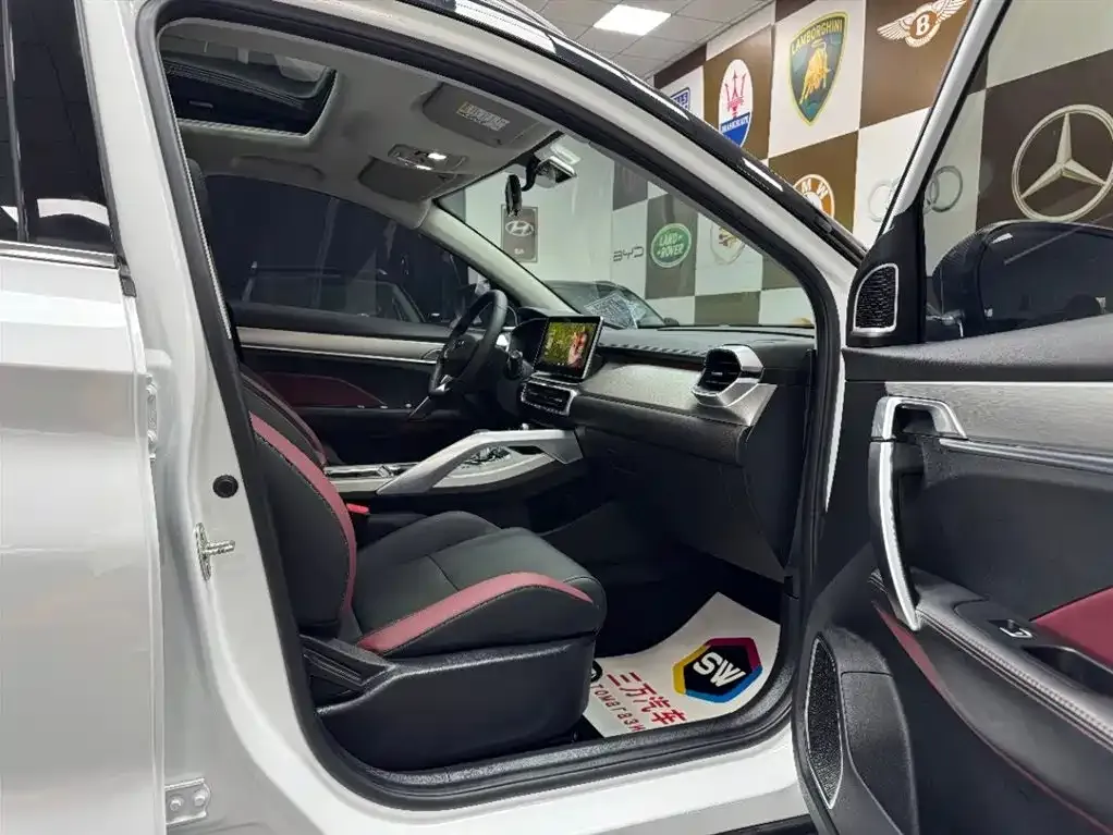 Geely Binyue — фото 10