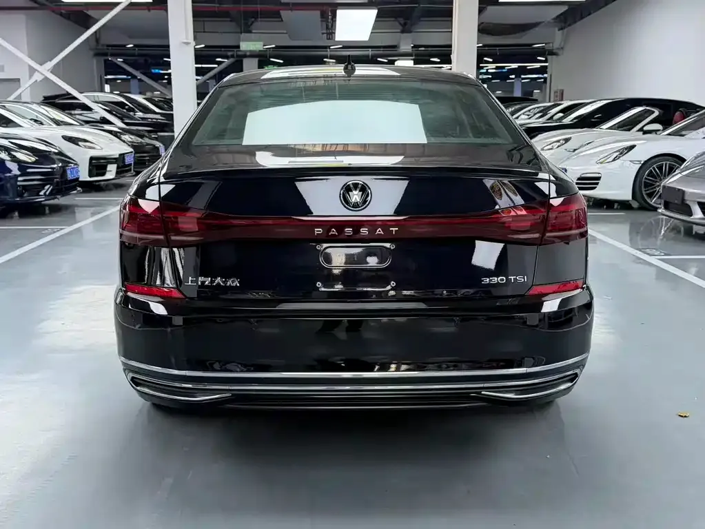 Volkswagen Passat — фото 10