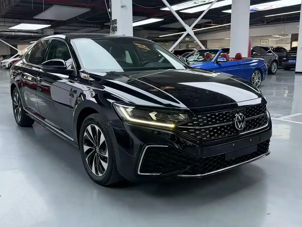 Volkswagen Passat — фото 8