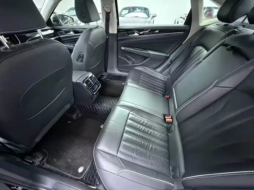 Volkswagen Passat — фото 6