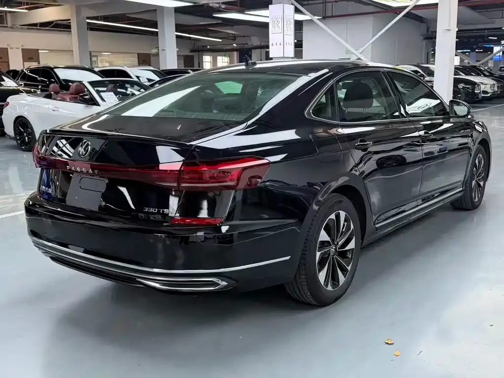 Volkswagen Passat — фото 5
