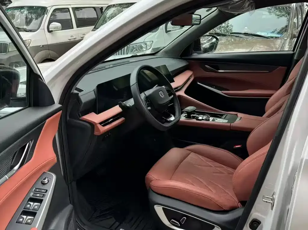 Changan CS75PLUS — фото 3