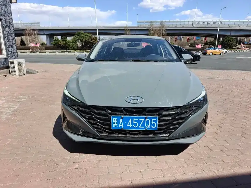 Hyundai Elantra — фото 9