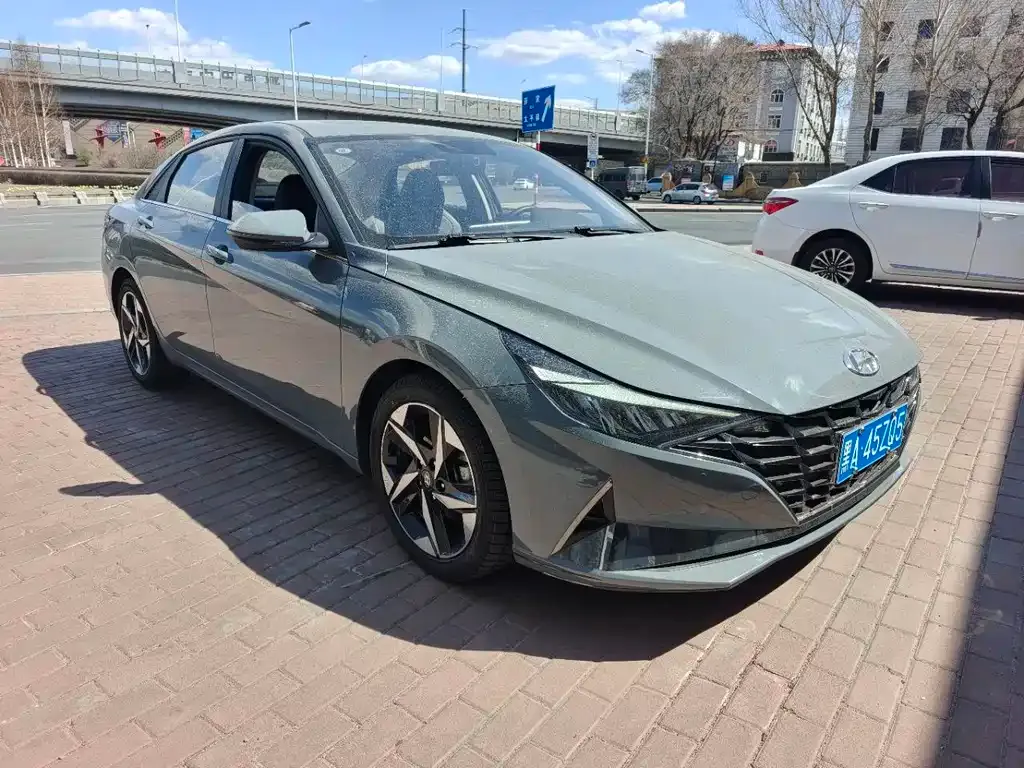 Hyundai Elantra — фото 10